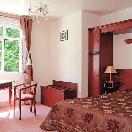 Logis Hotel & Restaurant - Le Chateau Des Tourelles 3 Etoiles Le Wast Bagian luar foto