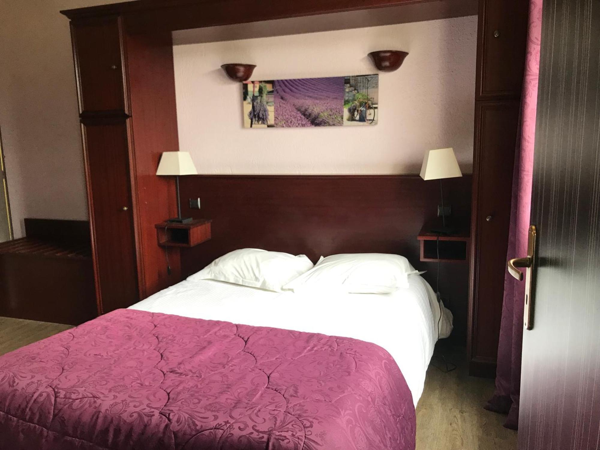 Logis Hotel & Restaurant - Le Chateau Des Tourelles 3 Etoiles Le Wast Bagian luar foto