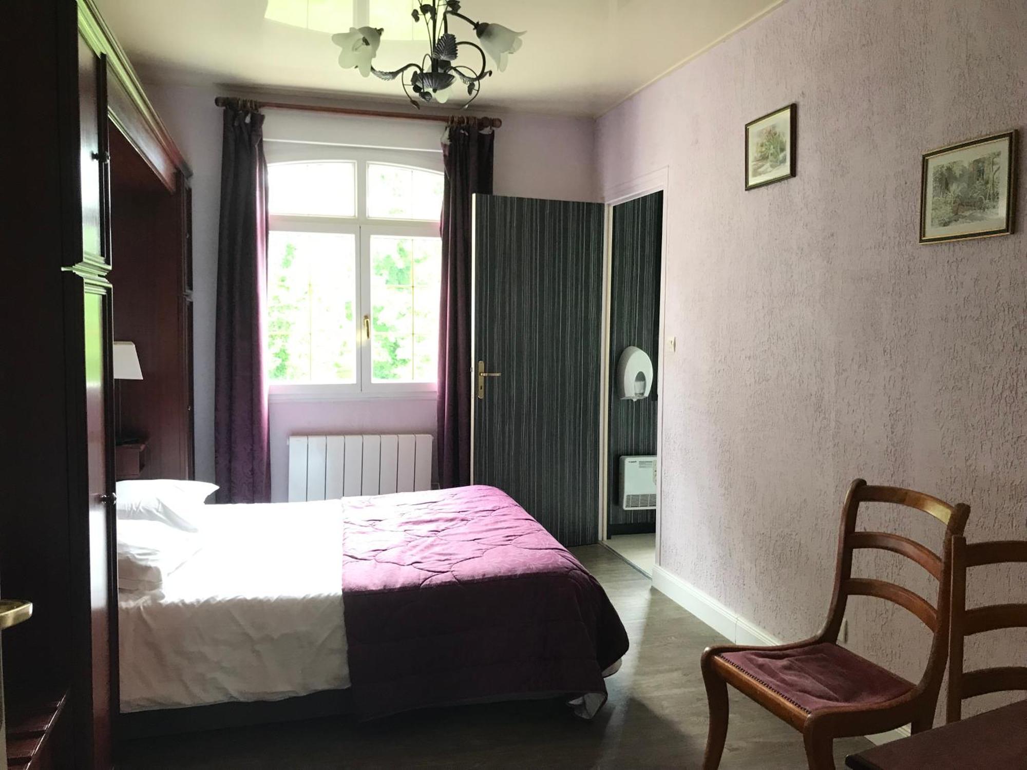 Logis Hotel & Restaurant - Le Chateau Des Tourelles 3 Etoiles Le Wast Bagian luar foto