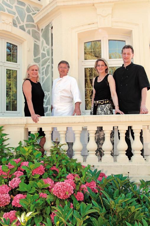 Logis Hotel & Restaurant - Le Chateau Des Tourelles 3 Etoiles Le Wast Bagian luar foto